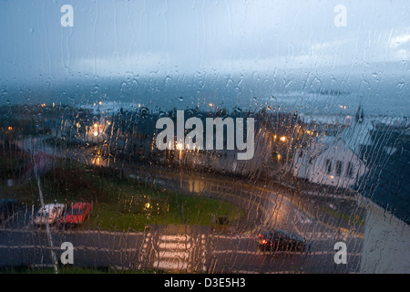 MALLAIG, Scozia - 28ottobre 2007: basse nubi rotoli nel portare pioggia. Foto Stock