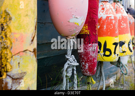 Un virtuale museo all'aperto di pesca e barca marcia adornano la proprietà di un valore su Homer Spit, Omero, Alaska, STATI UNITI D'AMERICA Foto Stock