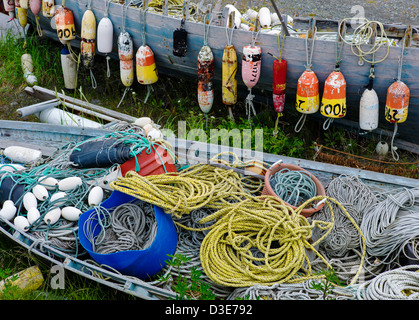 Un virtuale museo all'aperto di pesca e barca marcia adornano la proprietà di un valore su Homer Spit, Omero, Alaska, STATI UNITI D'AMERICA Foto Stock