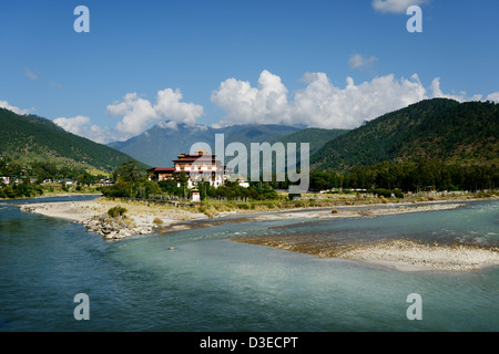 Punakha Dzong,una splendida fortezza tra due fiumi principali,incredibile posizione della ex capitale,Bhutan,36MPX,Hi-res Foto Stock