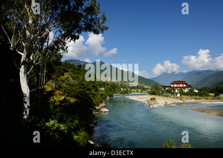 Punakha Dzong,una splendida fortezza tra due fiumi principali,incredibile posizione della ex capitale,Bhutan,36MPX,Hi-res Foto Stock