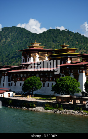 Punakha Dzong,una splendida fortezza tra due fiumi principali,incredibile posizione della ex capitale,Bhutan,36MPX,Hi-res Foto Stock