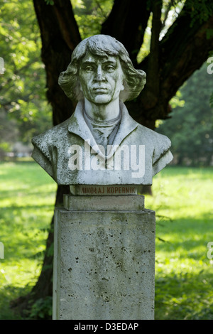 Busto di Nicolò Copernico nel Parco Jordana, Cracovia in Polonia Foto Stock