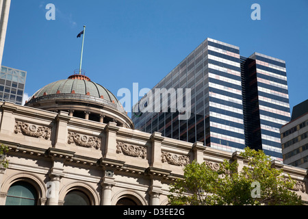 Dettagli della corte suprema del Victoria su Lonsdale e William Street Melbourne Victoria Australia Foto Stock