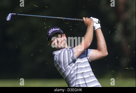 Febbraio 17, 2013 - Los Angeles, California (CA, Stati Uniti - John Merrick colpisce il suo colpo al XIV foro durante il round finale del Northern Trust Open a Riviera Country Club il 17 febbraio 2013 in Pacific Palisades, California. Merrick ha vinto il Northern Trust Open, rimescolando per una improvvisa morte di playoff su Charlie Beljan. (Credito Immagine: © Ringo Chiu/ZUMAPRESS.com) Foto Stock