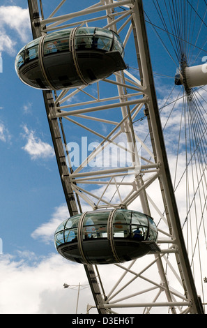 Cialde di passeggero/capsule,London eye l'attrazione,fiume Tamigi Embankment,Londra Foto Stock