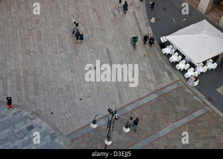 Alta angolazione della zona pedonale nel centro di milano lombardia italia Europa Foto Stock