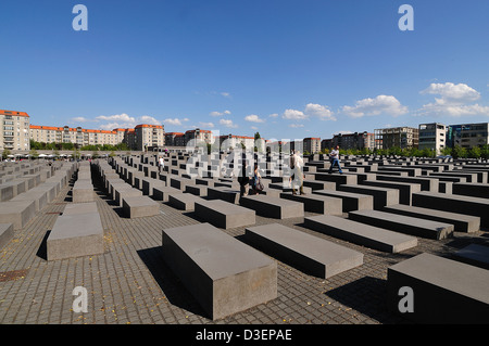 Germania Berlino. Memoriale di ebrei vittime in Europa. Un monumento pubblico whit molto facile interazione. Foto Stock