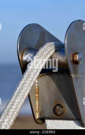 Barca da pesca rullo di prua Foto Stock