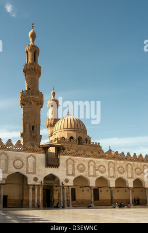 Cortile interno della moschea di Al-Azhar, Cairo islamico, Egitto Foto Stock