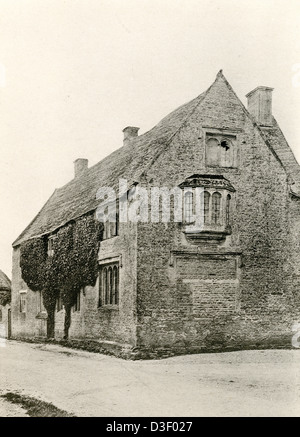 Una piastra collotipia intitolata " Un agriturismo a Nassington, Northants.' scansionati ad alta risoluzione da un libro pubblicato nel 1905. Foto Stock