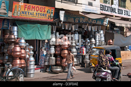 Fabbro Smith Laad Bazaar o Choodi Bazaar Charminar Hyderabad India Andhra Pradesh Foto Stock