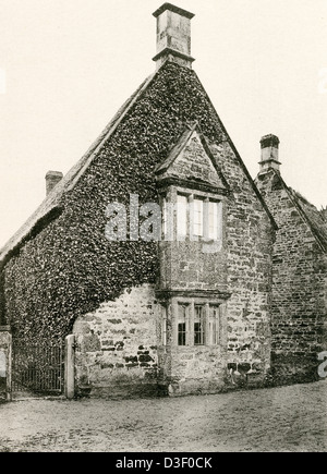 Una piastra collotipia intitolata " Un timpano da Lyddington, Rutland ' scansionati ad alta risoluzione da un libro pubblicato nel 1905. Foto Stock