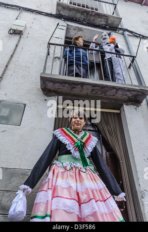 Il carnevale di Bielsa, uno dei più tradizionali di carnevale nei Pirenei, Aragona, Spagna. Foto Stock