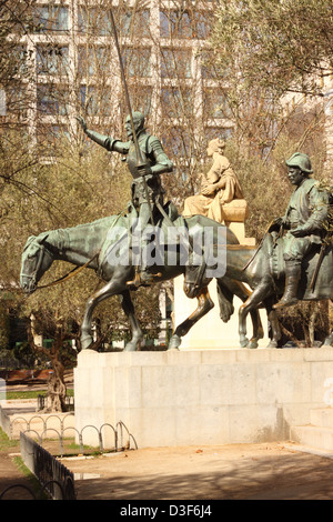 Madrid Sapin statua di Don Chisciotte e Sancho Panza in Plaza de Espana nel centro della città Foto Stock