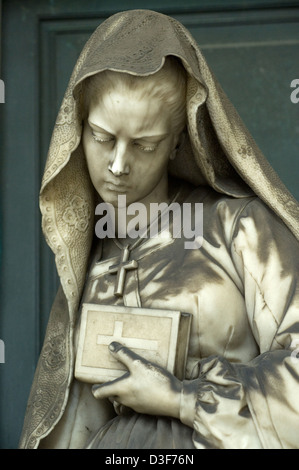 Genova, Italia, scultura grave sul cimitero monumentale di Staglieno Foto Stock