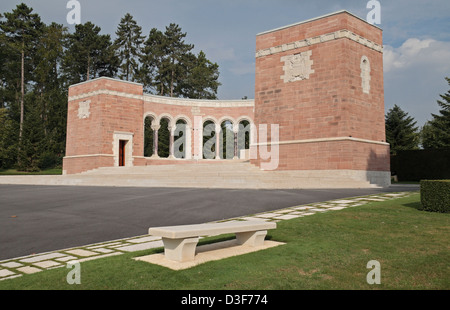 Il Colonnade memorial nella Oise-Aisne Cimitero Americano, Fère-en-Tardenois, Aisne, Picardia, Francia. Foto Stock