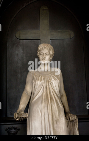 Genova, Italia, scultura grave sul cimitero monumentale di Staglieno Foto Stock