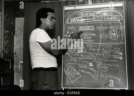 SAN MIGUEL, EL SALVADOR, Maggio 1986: Colonnello Vargas, responsabile delle operazioni dell'esercito nella EGP guerriglia in territorio tenuto nella provincia di Morazan. Foto Stock