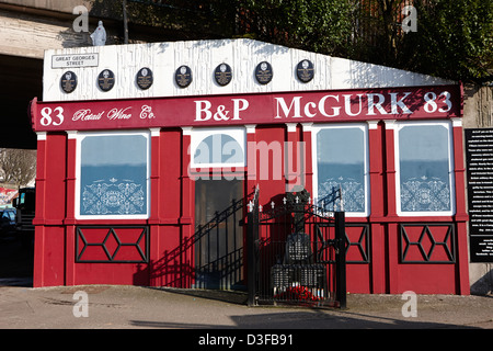 Memorial per mcgurks bar bombardamento sul sito originale della barra north Queen Street, Belfast Irlanda del Nord Regno Unito Foto Stock