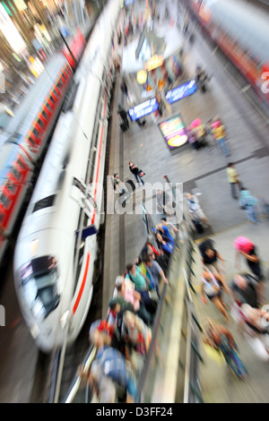 Amburgo, Germania, in vista delle piattaforme per la centrale di Amburgo Foto Stock