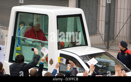 Barcelona, Spagna, Papa Benedetto XVI. Il popemobile Foto Stock