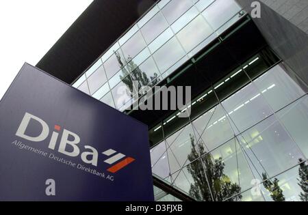 (Dpa) - Il logo della Allgemeine Deutsche DirektBank 'Diba' è fotografato presso la società di sede a Francoforte il 4 luglio 2003. La Dutch finance corporation ING ha acquistato il restante 30 per cento azioni per un valore di circa 300 milioni di Euro dall'Unione tedesca azienda BGAG, il presidente di BGAG ha annunciato il 4 luglio. Già nel 2002 il BGAG ha venduto un pacchetto di circa il 21 per cento di Foto Stock