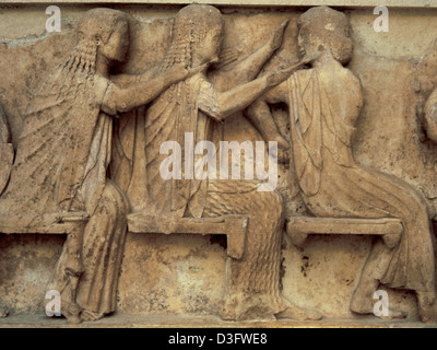 Arte greche. Siphnish tesoro. Fregio. Ares, Afrodite, Artemis e Apollo. Foto Stock