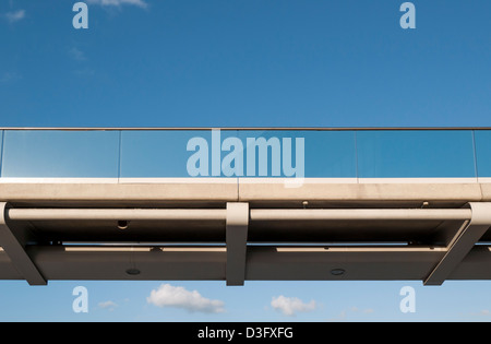 Piede-ponte di Bibliotheca Alexandrina (Biblioteca di Alessandria), Egitto Foto Stock