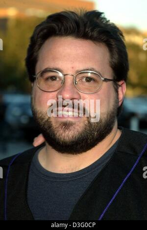 (Dpa) - attore statunitense Kevin Smith ("Jay e Silent Bob strike back') sorride davanti alla premiere del suo nuovo film 'Daredevil' al Mann Village Theatre di Los Angeles, 9 febbraio 2003. Foto Stock