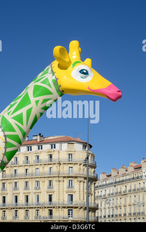 Giraffe scultura sul Quay, Quayside o Quai des Belges Vecchio Porto o Vieux Port Marseille Provenza Francia Foto Stock