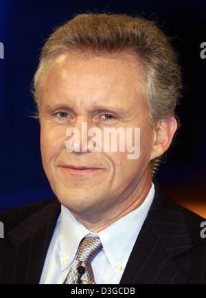 (Dpa) - Jeffrey Immelt, presidente del conglomerato statunitense General Electric (GE), sorrisi durante un talk show sulla televisione tedesca a Berlino (Germania), 17 ottobre 2004. Lo show televisivo centrato sulla terribile situazione economica tedesco del settore automotive. Foto Stock