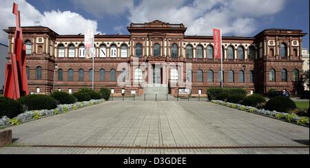 (Dpa) - Vista del 'Galleria Palatina' a Kaiserslautern, in Germania, il 16 settembre 2004. La galleria è stata fondata nel 1874 come un museo di arti e mestieri. L'edificio del museo è stato costruito dal 1875 al 1880. Oggi, il suo principale obiettivo è la pittura e la scultura dal XIX al XXI secolo. Foto Stock