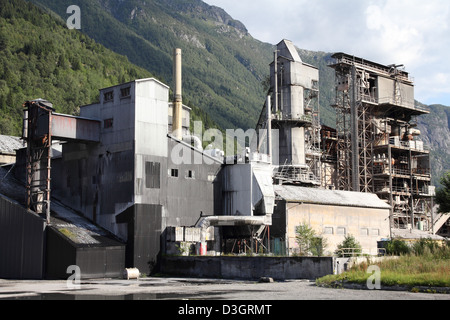 Norvegia Hordaland county. Odda smelter, abbandonata fabbrica industriale. Foto Stock