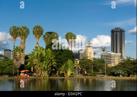 Il lago in Uhuru Park, Centro di Nairobi, in Kenya Foto Stock