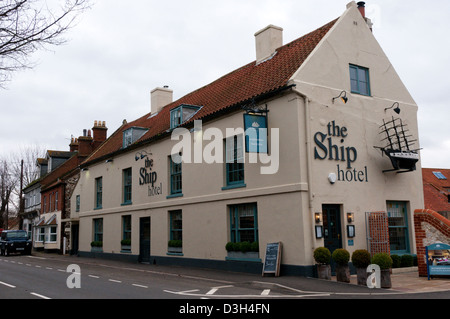 La nave Hotel at Brancaster sulla Costa North Norfolk, Inghilterra Foto Stock