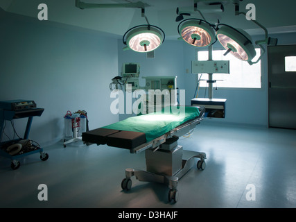 Moderna sala operatoria in ospedale Foto Stock
