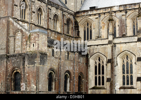 Windows e il livello di dettaglio a Winchester Cathedral Foto Stock