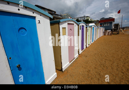 Cabine sulla spiaggia, a Ventnor Beach nell'Isola di Wight Foto Stock