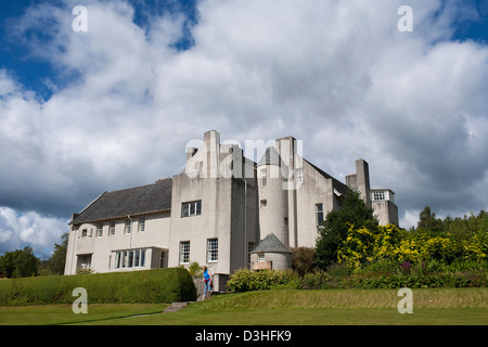 Una vista esterna di Hill House progettata da Charles Rennie Mackintosh e costruito per Walter Blackie in Helensburgh, in Scozia Foto Stock