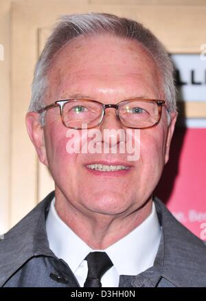 New York, Stati Uniti d'America. Il 19 febbraio 2013. Walter Bobbie a davvero apertura notturna su Broadway, il Lucille Lortel Theatre di New York. Foto di: Gregorio T. Binuya/Everett raccolta/Alamy Live News Foto Stock