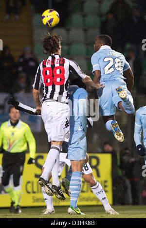 Christian Terlizzi (Siena), Louis Saha (Lazio), 18 febbraio 2013 - Calcio : Italiano 'Serie A' match tra Siena 3-0 Lazio a Artemio Franchi Arena Montepaschi a Siena, Italia. (Foto di Maurizio Borsari/AFLO) Foto Stock