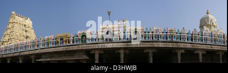 Tempio di Shiva ingresso in Kanchipuram, Tamil Nadu, India, Asia Foto Stock