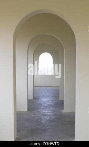 La luce alla fine del tunnel(via di passaggio), Kanchanaburi,thailandi nd Foto Stock