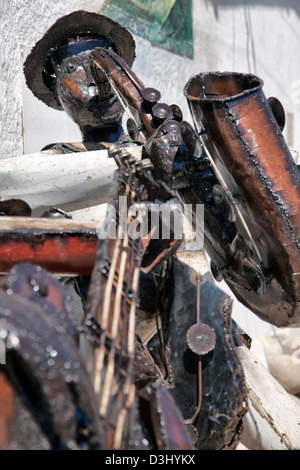 Stagno musicale figure al di fuori di Hout Bay Mercato in Città del Capo - Sud Africa Foto Stock