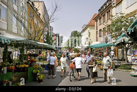 (Dpa) - l'immagine mostra la zona pedonale nel centro di Frankenthal, Germania, 28 giugno 2005. Foto Stock