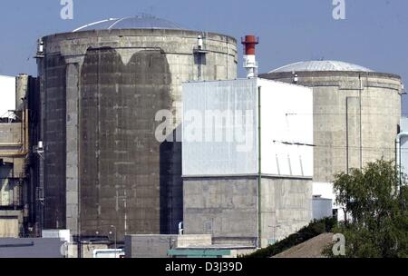 (Dpa file) - Una vista del francese nucleare di Fessenheim, Francia, 4 agosto 2003. Sette dipendenti sono stati leggermente contaminati dopo un guasto dell'impianto di alimentazione dei sistemi dell ultimo fine settimana. La prima sezione di impianto è stato spento e scollegato dal sistema. Foto Stock