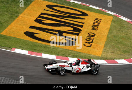 La foto mostra British driver di Formula Uno Jenson Button della Bar Honda in azione durante la prima sessione di prove libere a gara canadese via Gilles Villeneuve a Montreal, Canada, Venerdì, 10 giugno 2005. Il Gran Premio di F1 di Canada inizierà a Montreal Domenica, 12 giugno 2005. Foto Stock