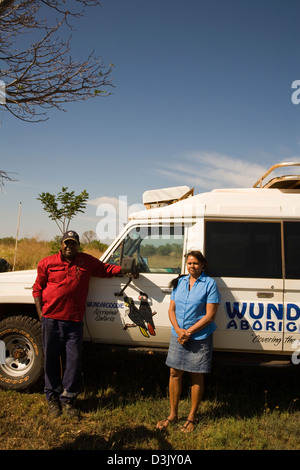 Colin e Maria Morgan, Wundargoodie Safari aborigena, basato in Wyndham, Australia occidentale Foto Stock