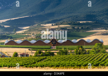 Emblematiche cantine Ysios in Laguardia progettato da Santiago Calatrava, La Rioja, Alava, Paesi Baschi Foto Stock